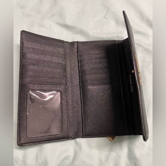 Michael Kors - TriFold Wallet - Picture 6 of 6